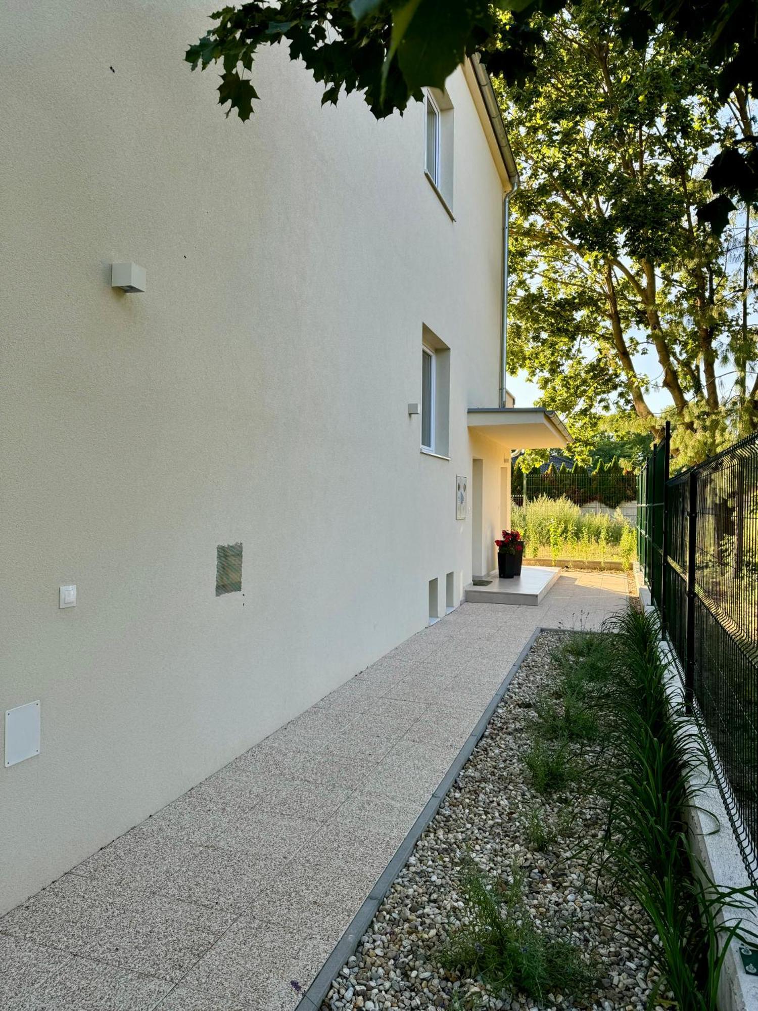 Apartment Zanzi Samorin Exterior photo